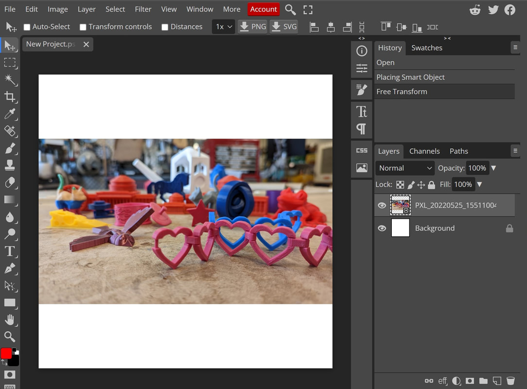 screenshot of the Picsvg converter, turning a photo of a shoe into a scalable vector graphic